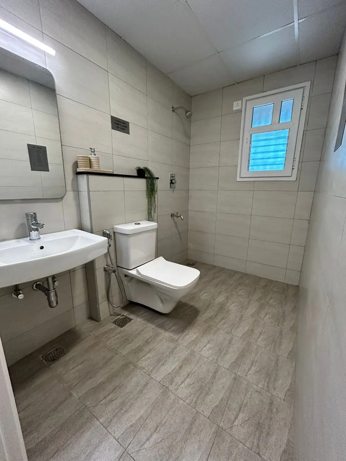Anti-skid, easy-access bathroom